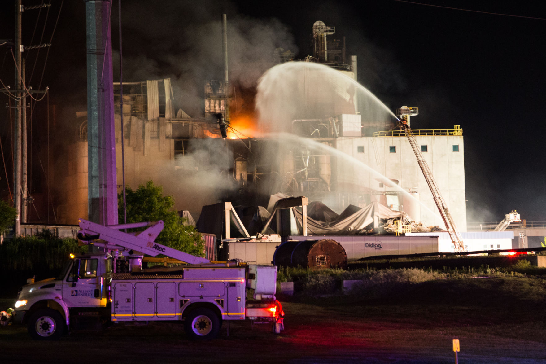 060217-wsj-news-cambria-explosion206012017100459